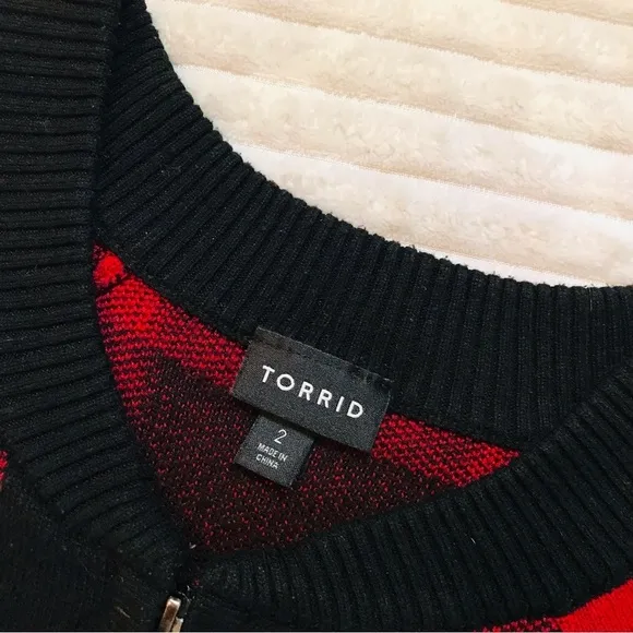 Torrid Red Black Buffalo Plaid Zip Up Cardigan Bomber Sweater Jacket size 2X 20