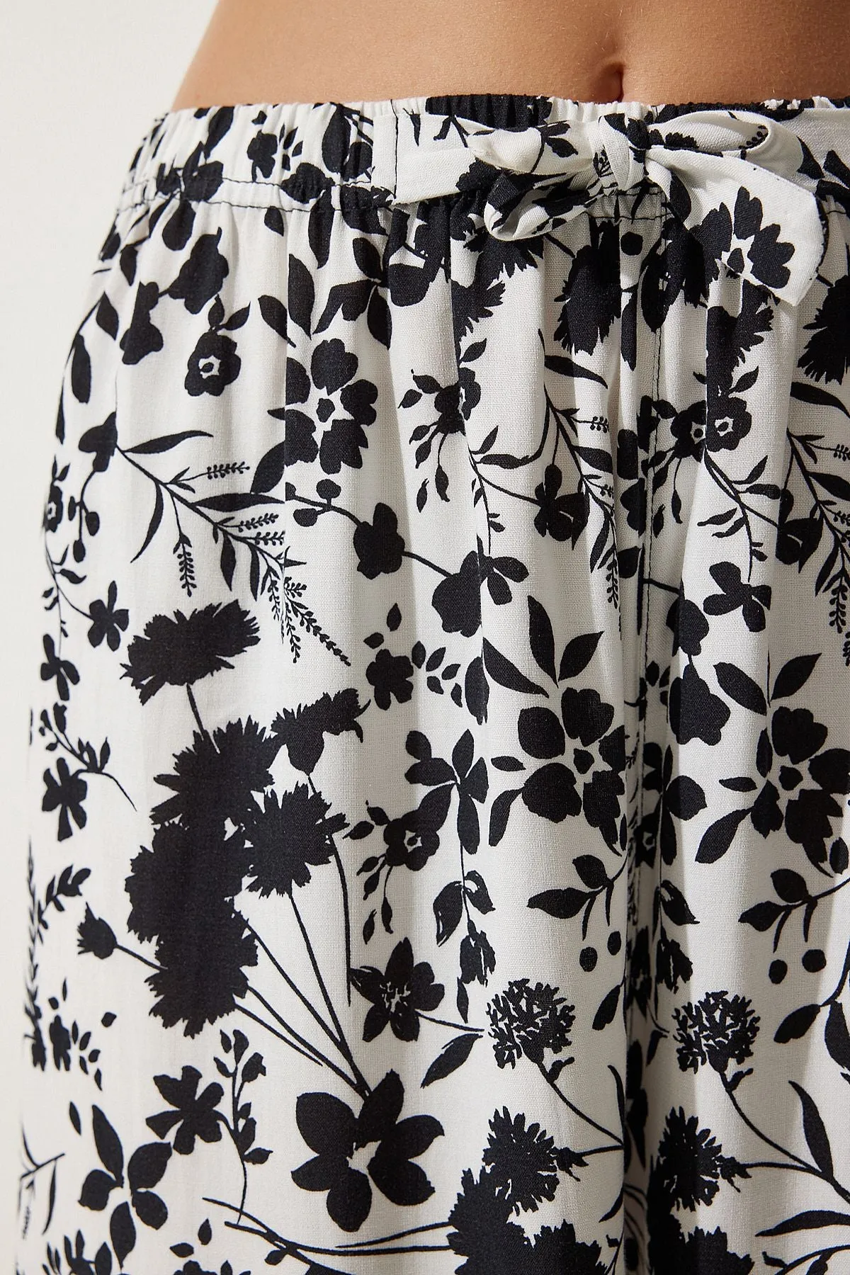 Woman White Patterned Viscose Palazzo Pants EN00606