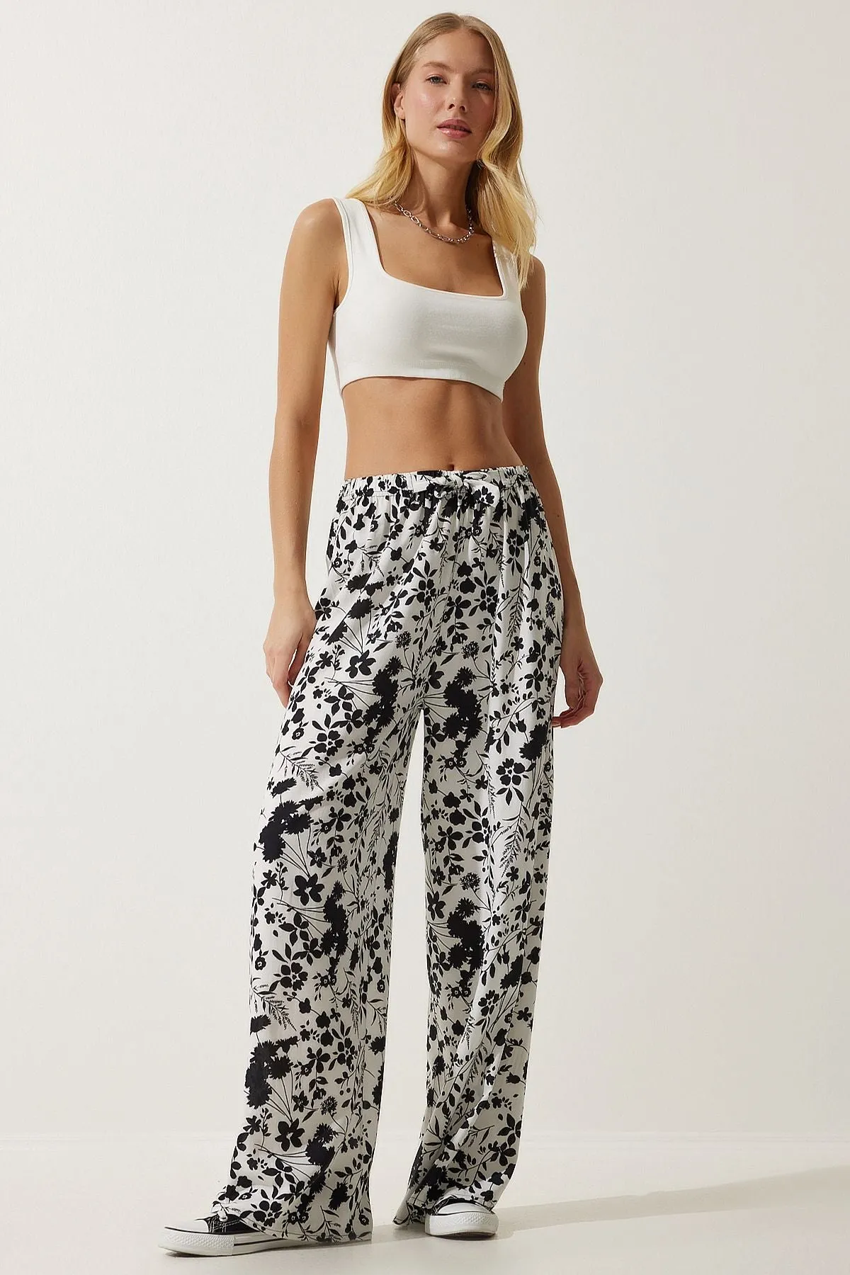 Woman White Patterned Viscose Palazzo Pants EN00606