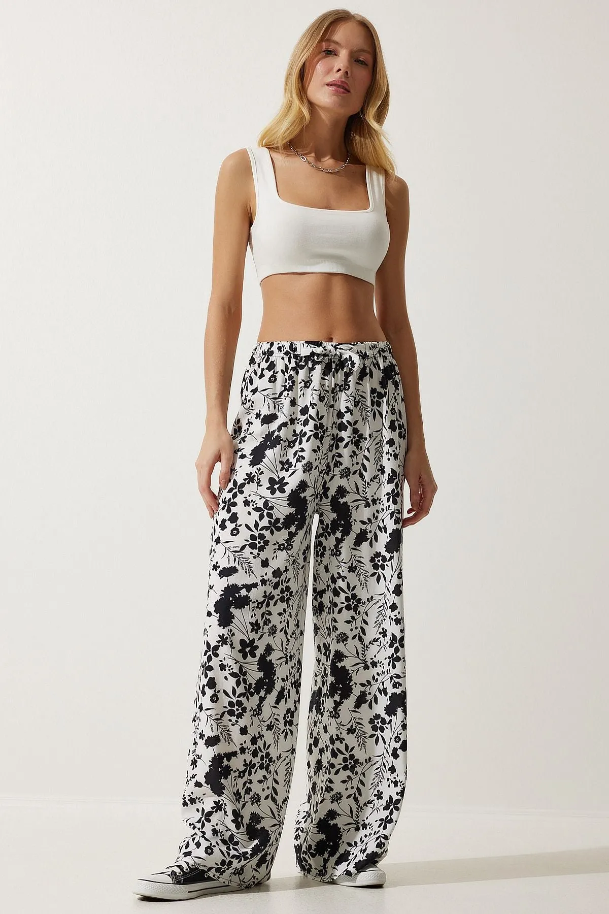 Woman White Patterned Viscose Palazzo Pants EN00606