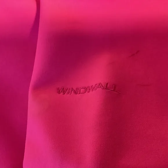 Women’s Pink The North Face Windwall Jacket womens size Medium zip pockets